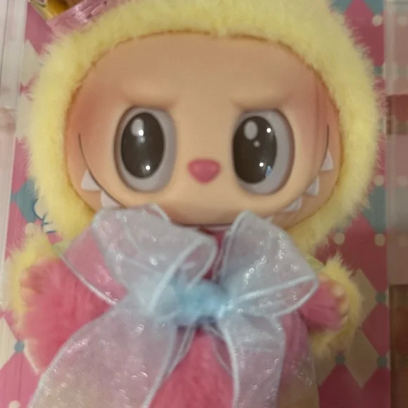 Labubu Lets Checkmate Queen Vinyl Plush Hanging figure NIB - Picture 3 of 7